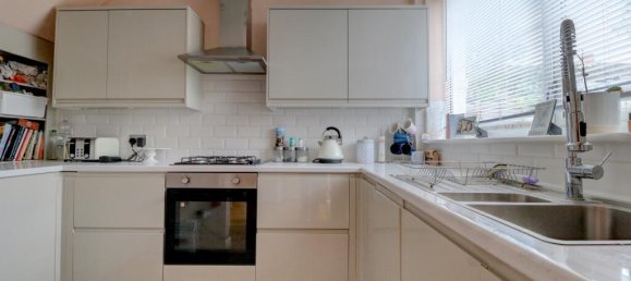 3 bedrooms House in Folkestone, United Kingdom No. 10886 3