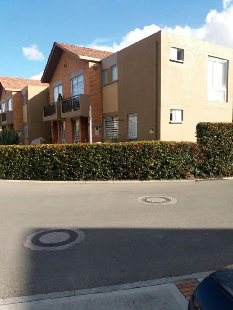 3 bedrooms House in Cundinamarca, Colombia No. 6453