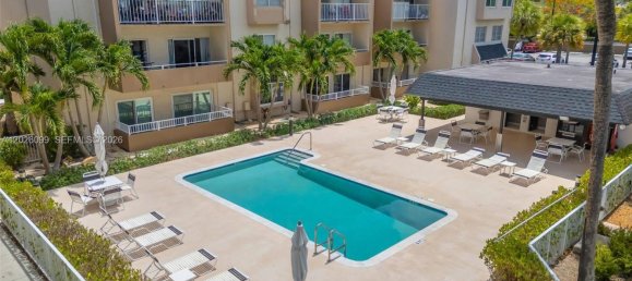 3 dormitorios propiedad comercial en venta en Miami, Miami-Dade, Florida, USA № 615023 12