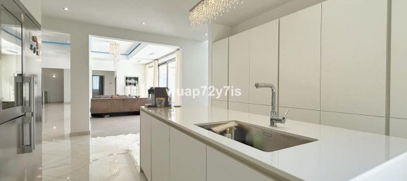 5 bedrooms Villa in Cadiz, Spain No. 183503 9