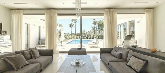 5 bedrooms Villa in Cadiz, Spain No. 183503 2