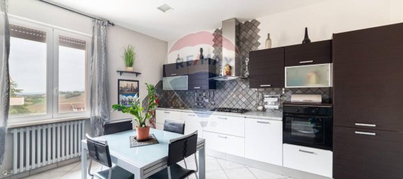 6 rooms Apartment in Santa Maria Nuova, Italy No. 4551 2