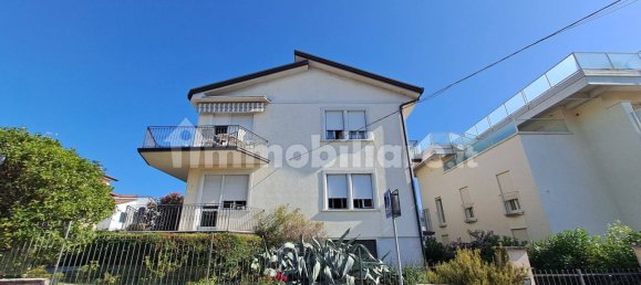 4 Schlafzimmer Villa in Desenzano del Garda, Italy, Nr. 295936 38