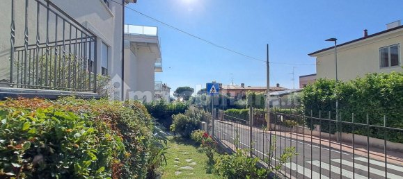 4 Schlafzimmer Villa in Desenzano del Garda, Italy, Nr. 295936 29
