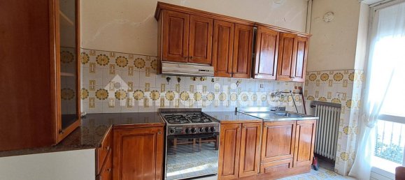 4 Schlafzimmer Villa in Desenzano del Garda, Italy, Nr. 295936 7