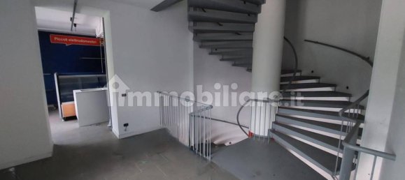 774m² Commercial property in Alta Val Tidone, Italy No. 317049 3