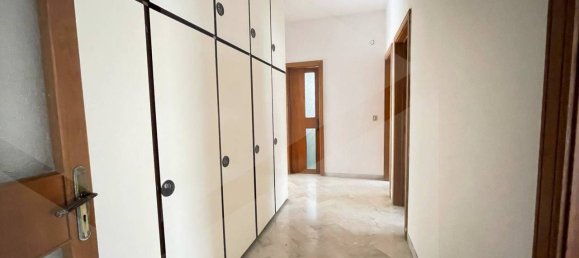 4-Zimmer Wohnung in Bari, Italy, Nr. 23057 15
