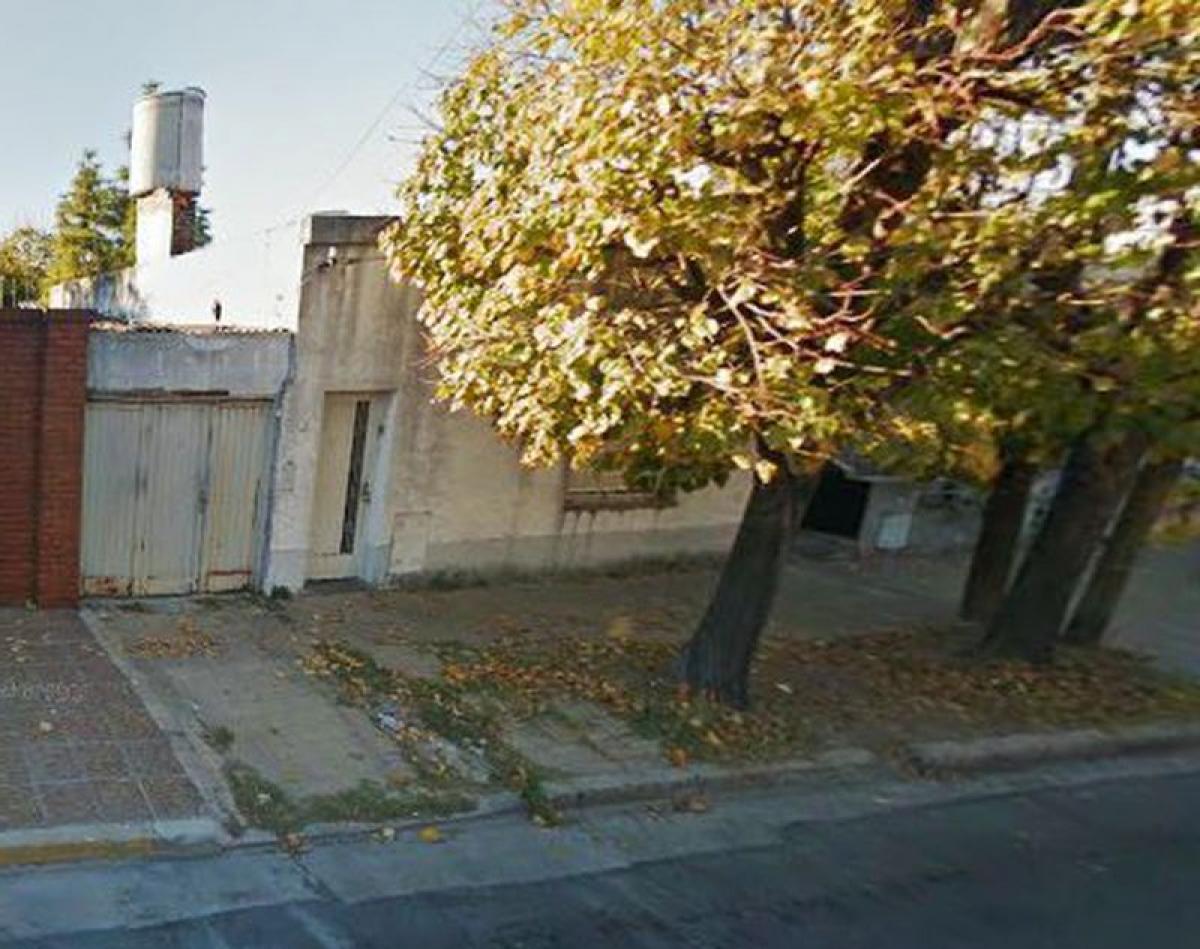 Casa de 3 dormitorios en Bermúdez, Argentina No. 21167