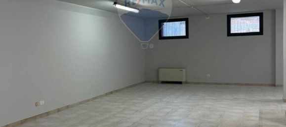 134m² Commercial property in Reggio Emilia, Italy No. 286619 3