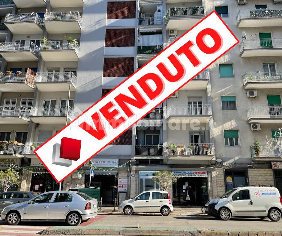 2 bedrooms Apartment in Bari, Italy No. 18837