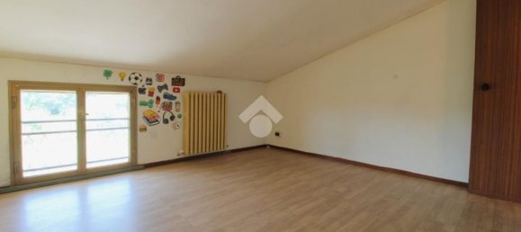 3 rooms Apartment in Cadelbosco di Sopra, Italy No. 304332 25