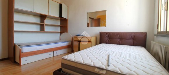 3 rooms Apartment in Cadelbosco di Sopra, Italy No. 304332 10