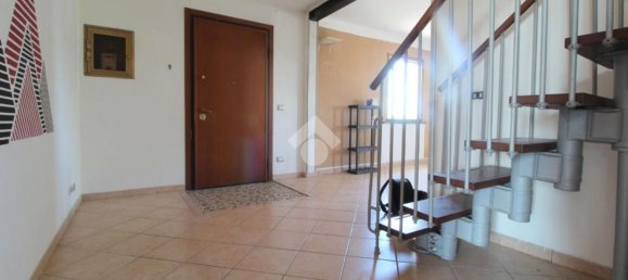 3 rooms Apartment in Cadelbosco di Sopra, Italy No. 304332 4