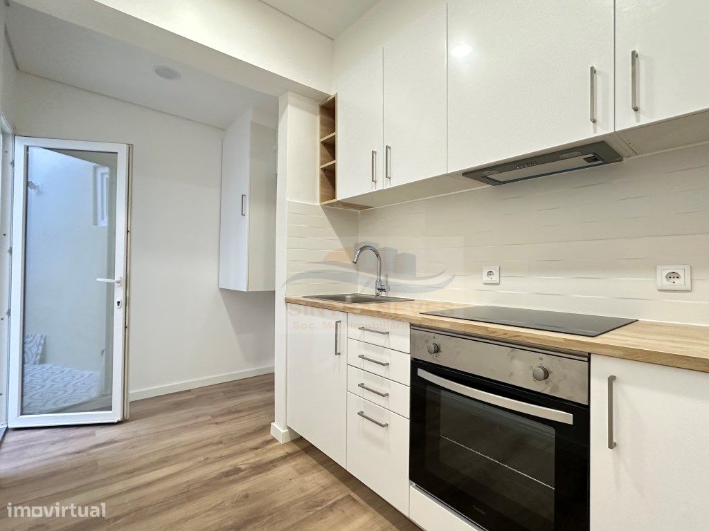 2 bedrooms Apartment in Amadora, Portugal No. 294101