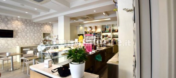 200m² Commercial property in Pontedera, Italy No. 91877 4