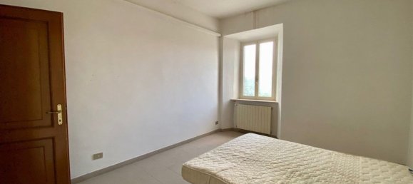 3 rooms Apartment in Cave, Italy No. 10609 9