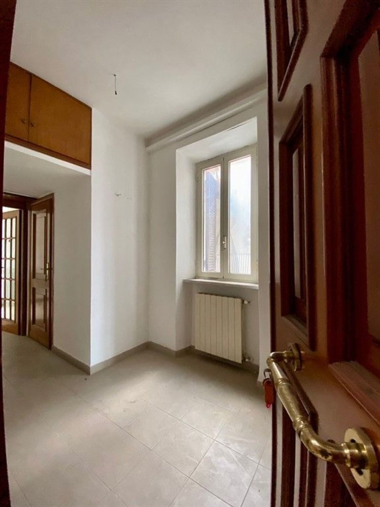 3 rooms Apartment in Cave, Italy No. 10609