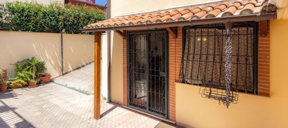 4 rooms House in San Cesareo, Italy No. 26401 18