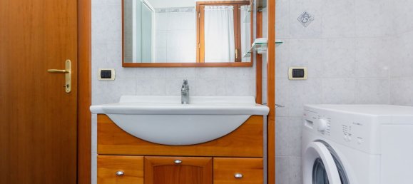 4 rooms House in San Cesareo, Italy No. 26401 7