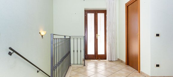4 rooms House in San Cesareo, Italy No. 26401 60