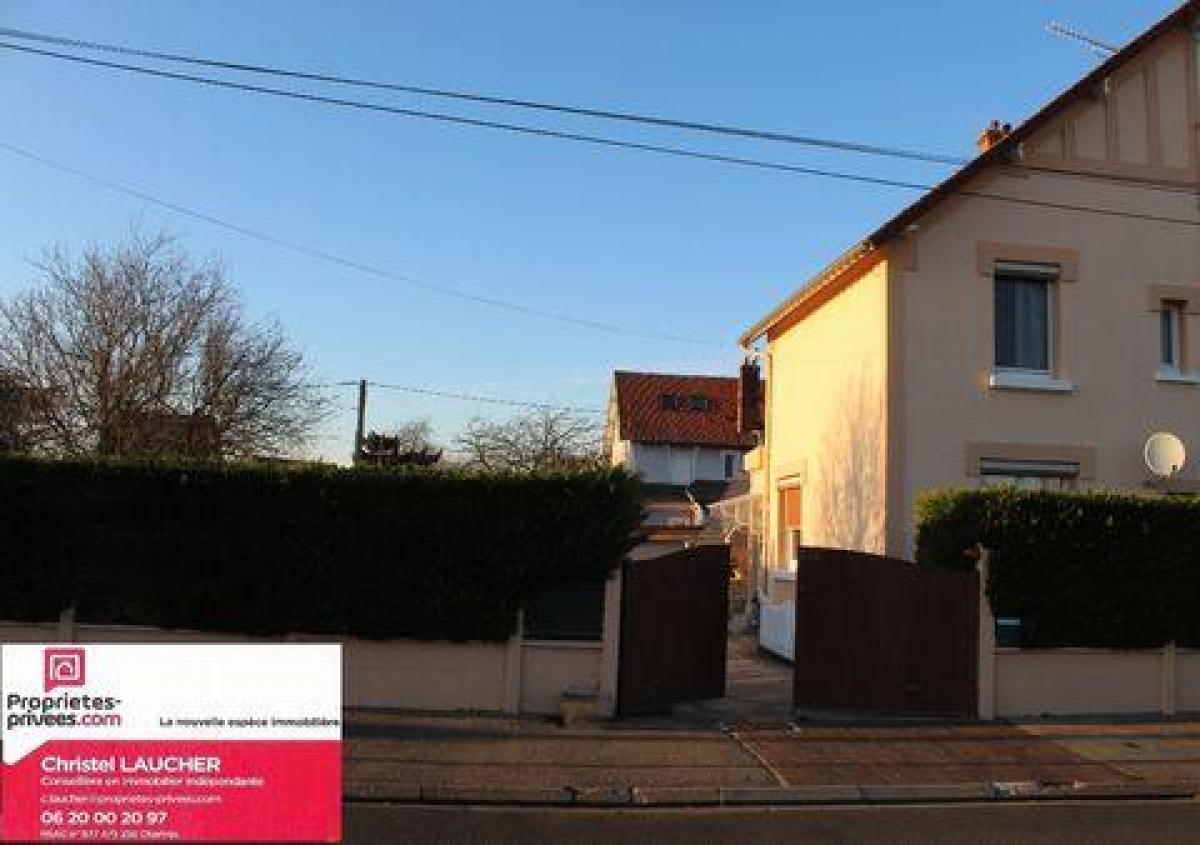 3 bedrooms House in Dreux, France No. 7964