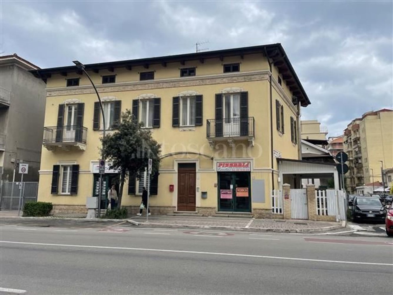 350m² Building in Pescara, Italy No. 267522