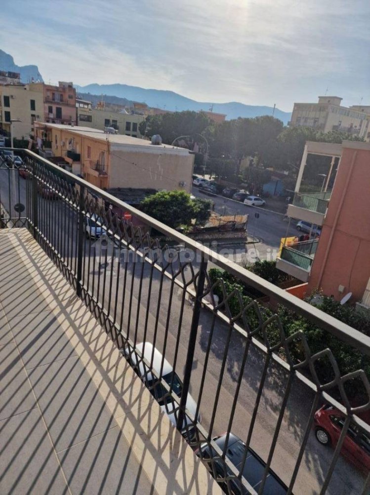 2 غرف نوم شقة في Capaci, Italy رقم 190347