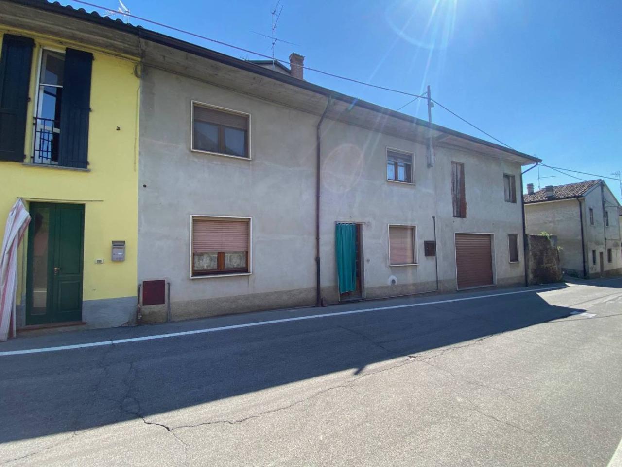 5-salle Maison à Chignolo Po, Italy No. 155830