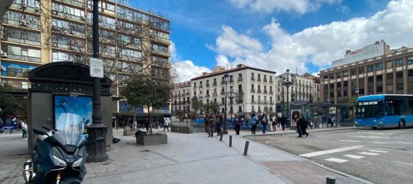 Apartamento de 3 dormitorios en Madrid, Spain No. 95814 32