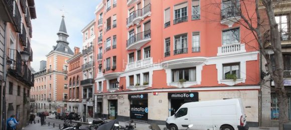 Apartamento de 3 dormitorios en Madrid, Spain No. 95814 31