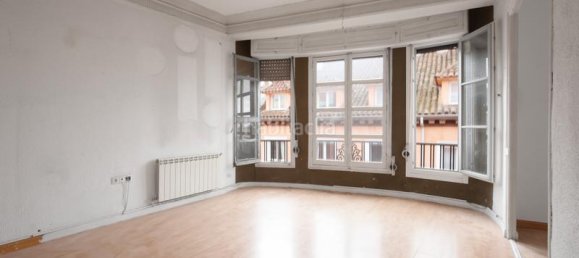 Apartamento de 3 dormitorios en Madrid, Spain No. 95814 4