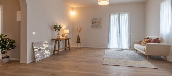 4 rooms Apartment in Coriano, Italy No. 95185 8