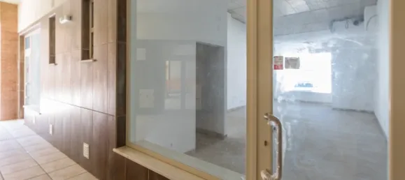 Gewerbliche Immobilie in Ferragudo, Portugal 61m², Nr. 138164 3