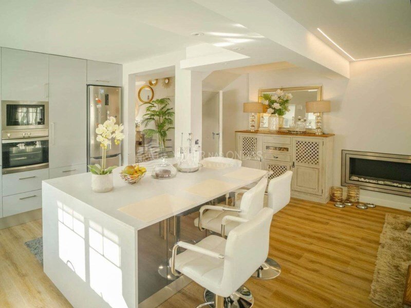 4 bedrooms Villa in Almada, Portugal No. 337271