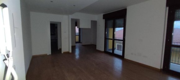 5 bedrooms Apartment in Bovisio Masciago, Italy No. 281723 27