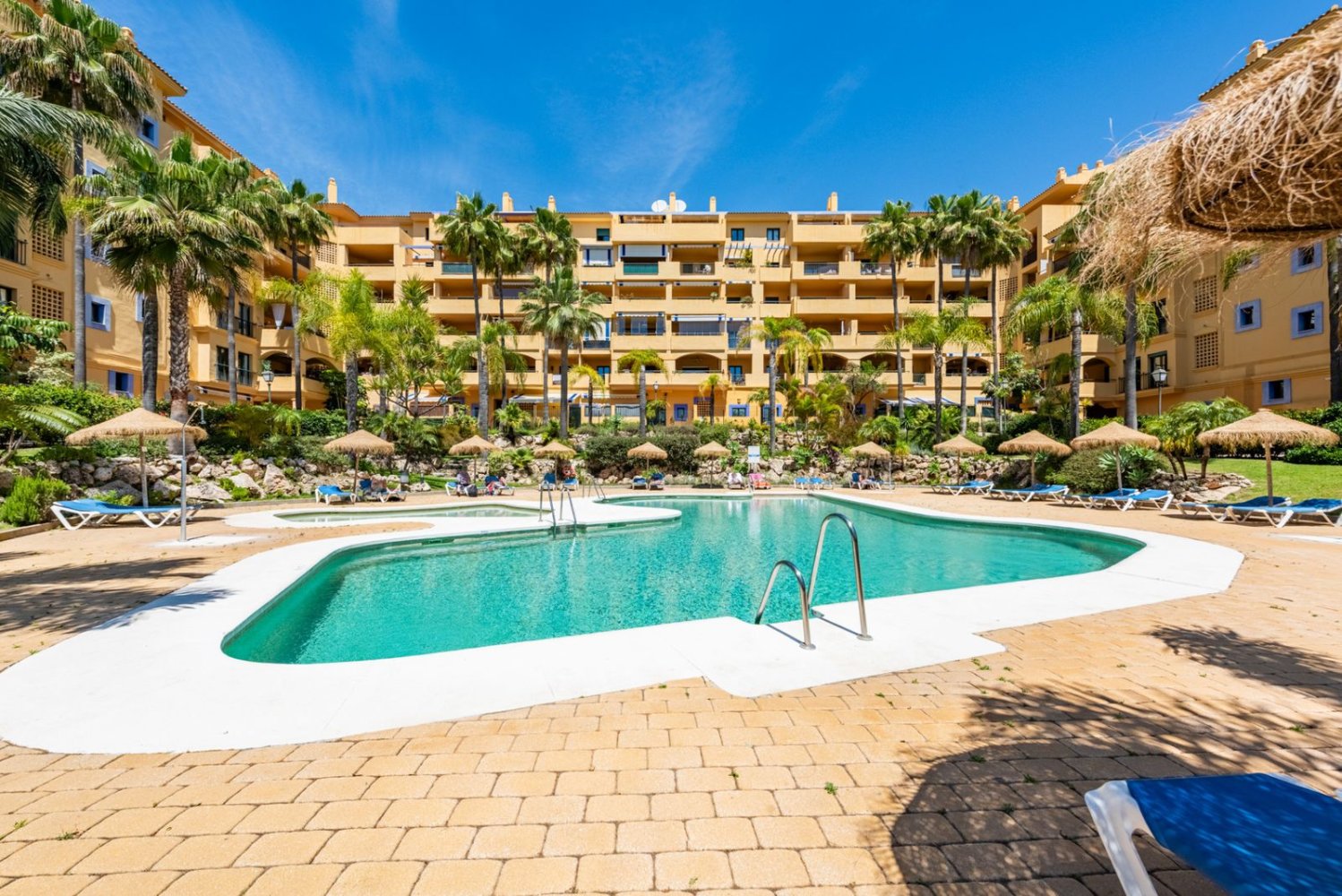 Apartamento de 2 dormitorios en Marbella, Spain No. 151568