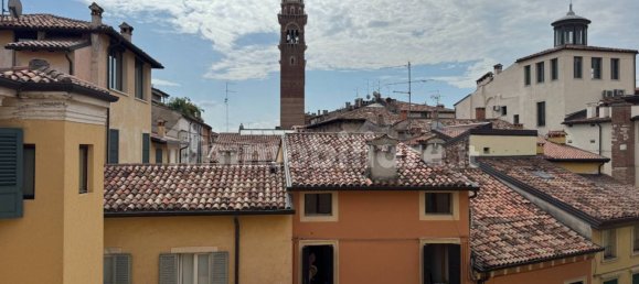 1 bedroom Apartment in Verona, Italy No. 360368 8