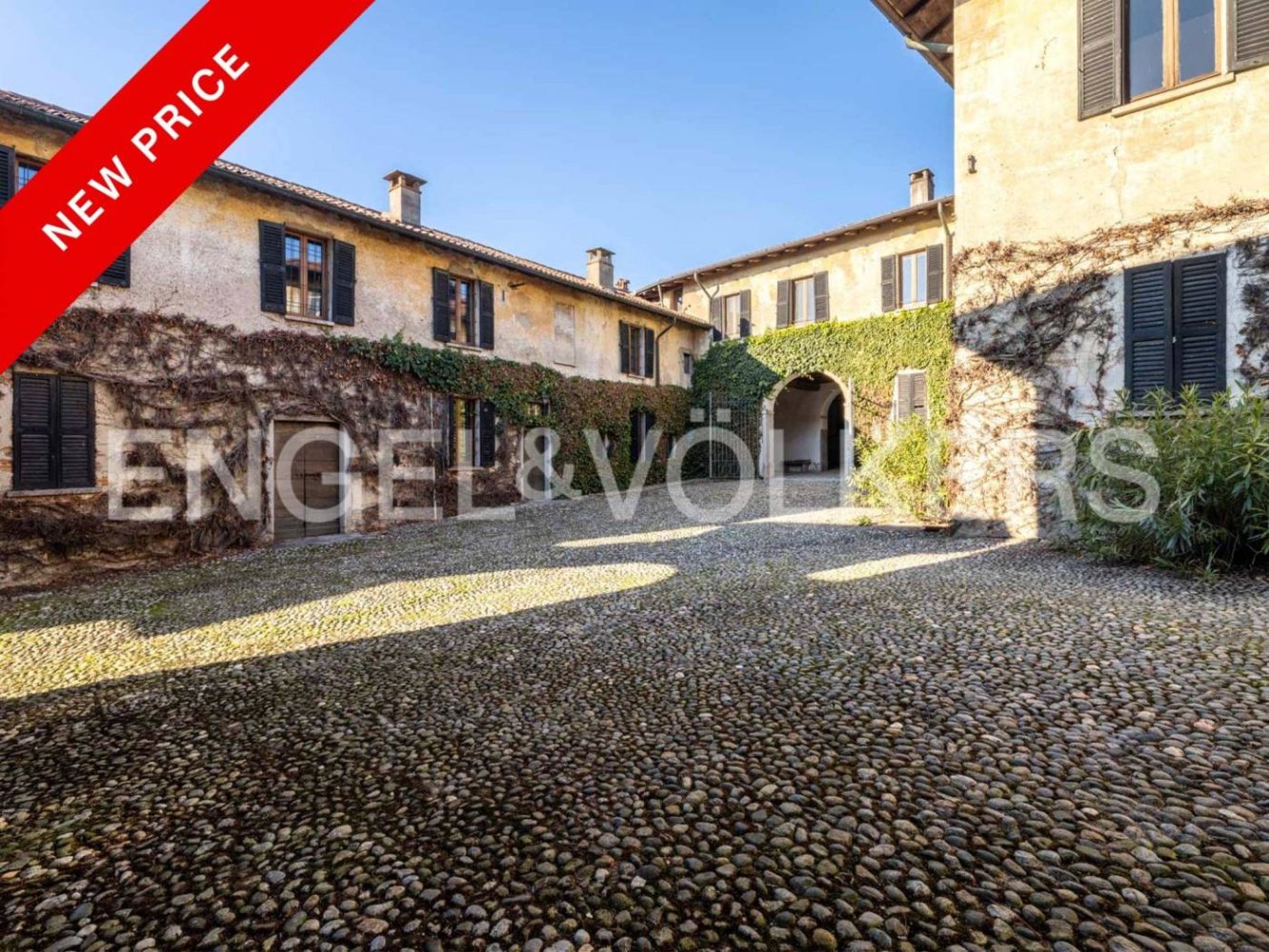 19 bedrooms Villa in Casale Litta, Italy No. 127280