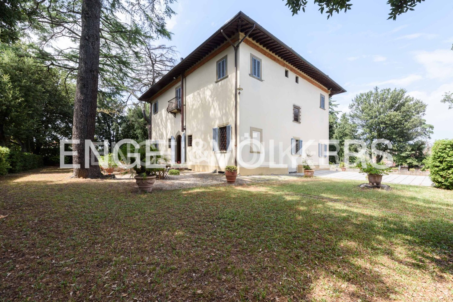 Вилла с 8 спальнями в Карминьяно, Италия № 127870