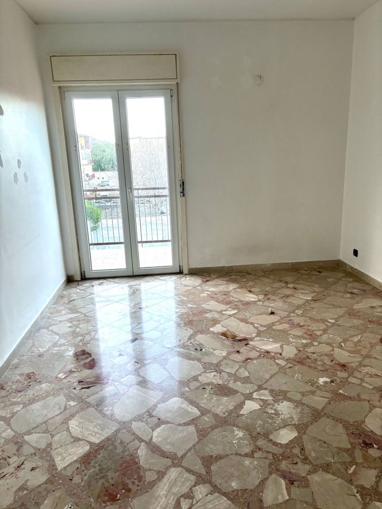 Квартира с 2 комнатами в Палермо, Италия № 52292