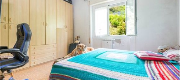 Apartamento de 3 dormitorios en Genoa, Italy No. 279177 4