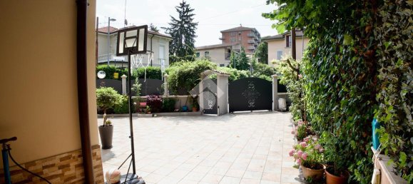 4 rooms Villa in Reggio Emilia, Italy No. 3076 34