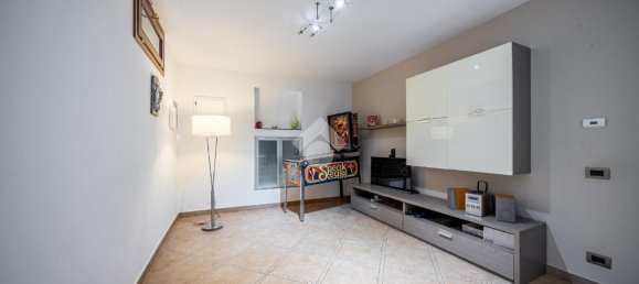 4 rooms Villa in Reggio Emilia, Italy No. 3076 21