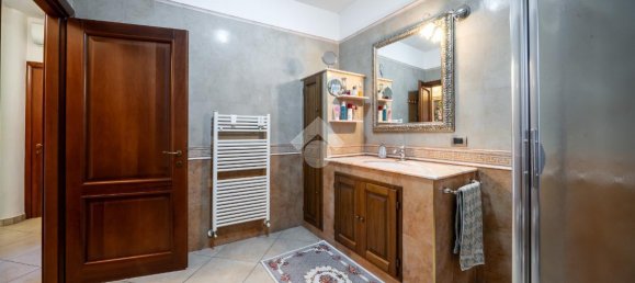 4 rooms Villa in Reggio Emilia, Italy No. 3076 19