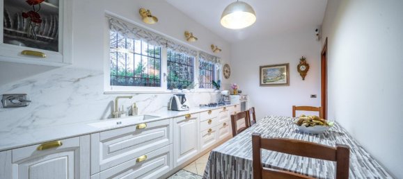 4 rooms Villa in Reggio Emilia, Italy No. 3076 6