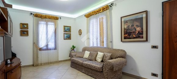 4 rooms Villa in Reggio Emilia, Italy No. 3076 22