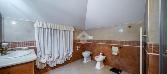4 rooms Villa in Reggio Emilia, Italy No. 3076 15