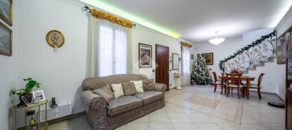 4 rooms Villa in Reggio Emilia, Italy No. 3076 2