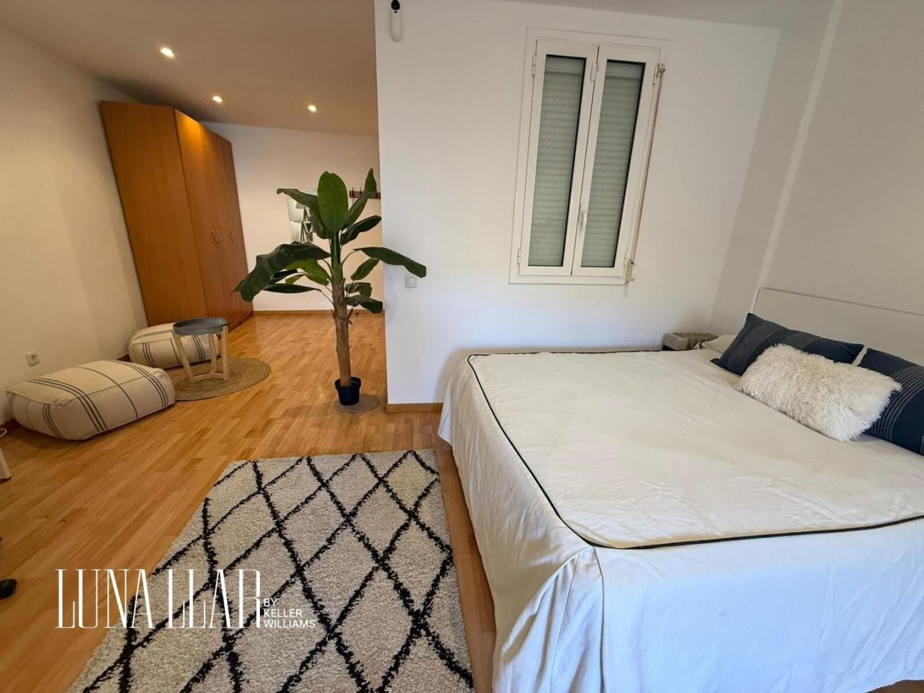 1 غرف نوم شقة في Eixample, Spain رقم 136525