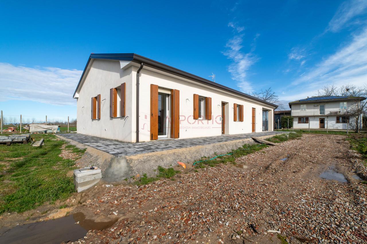 3 rooms Villa in Brugine, Italy No. 231284